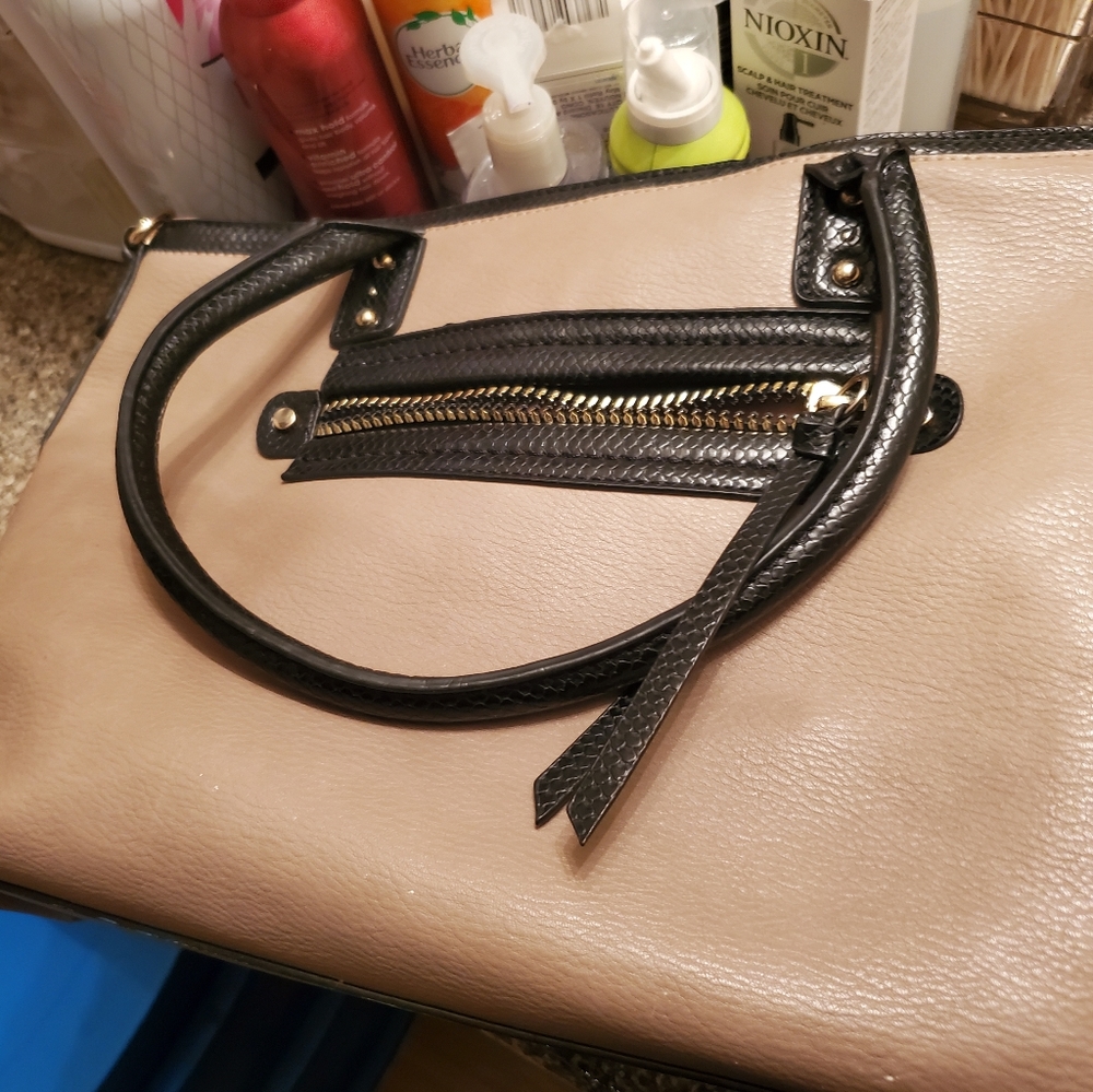 Purse and wallet